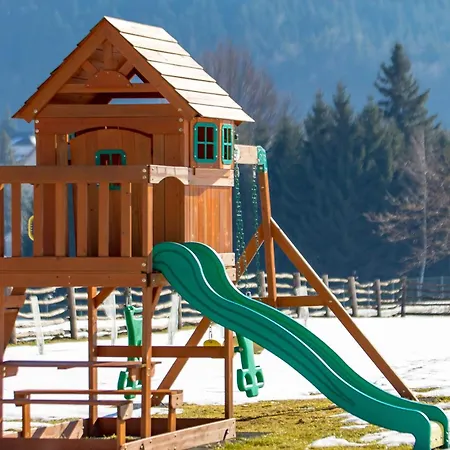 Log Mountain Mama Ravna Gora