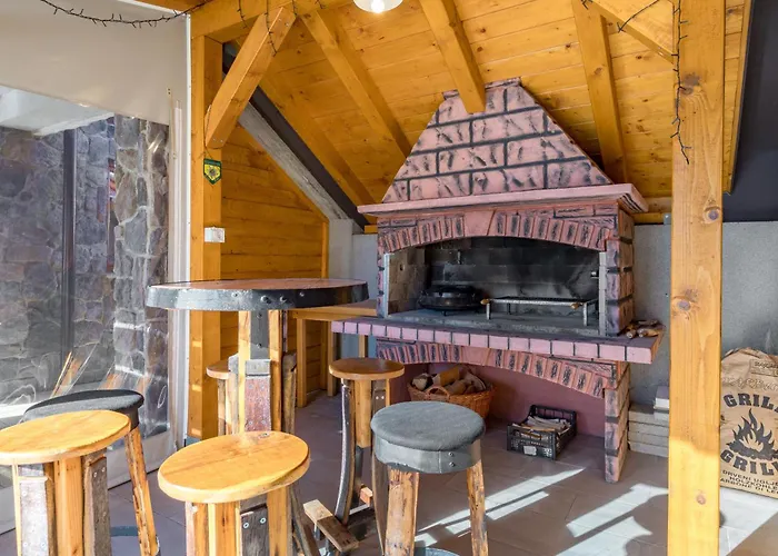 Log Mountain Mama Villa *